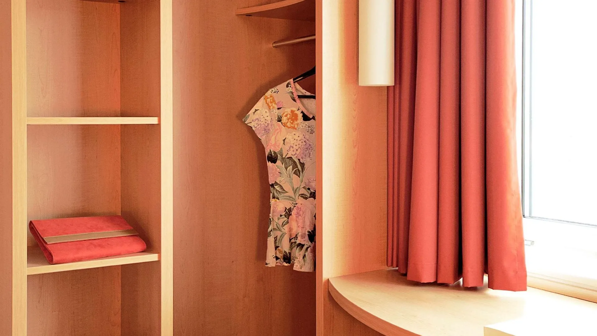 Ibis Paris La Defense Esplanade 3* Courbevoie