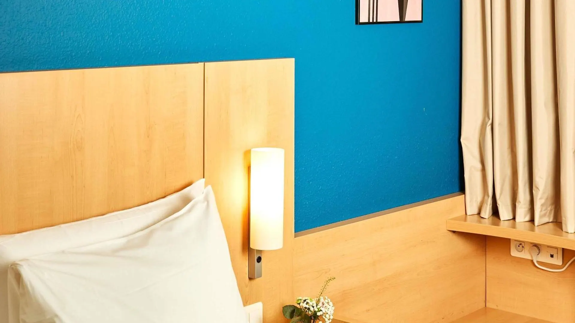 Ibis Paris La Defense Esplanade Hotel 3*