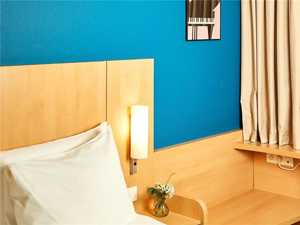 Ibis Paris La Defense Esplanade 3* Courbevoie
