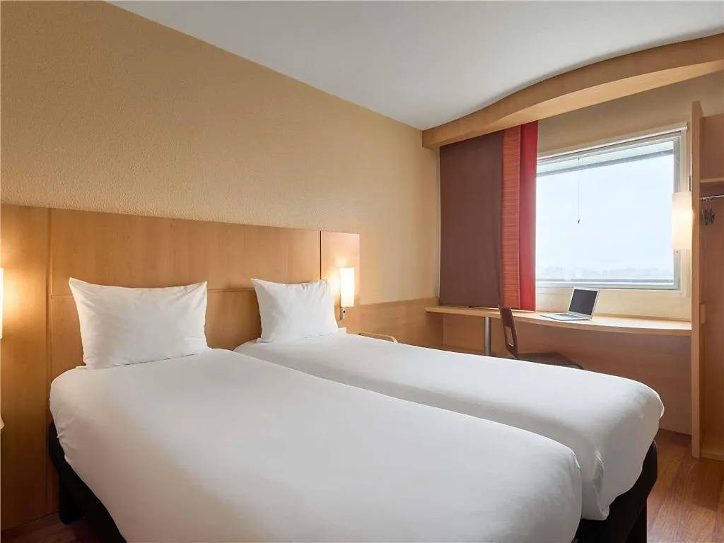 Ibis Paris La Defense Esplanade