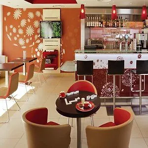 Ibis Paris La Defense Esplanade Courbevoie