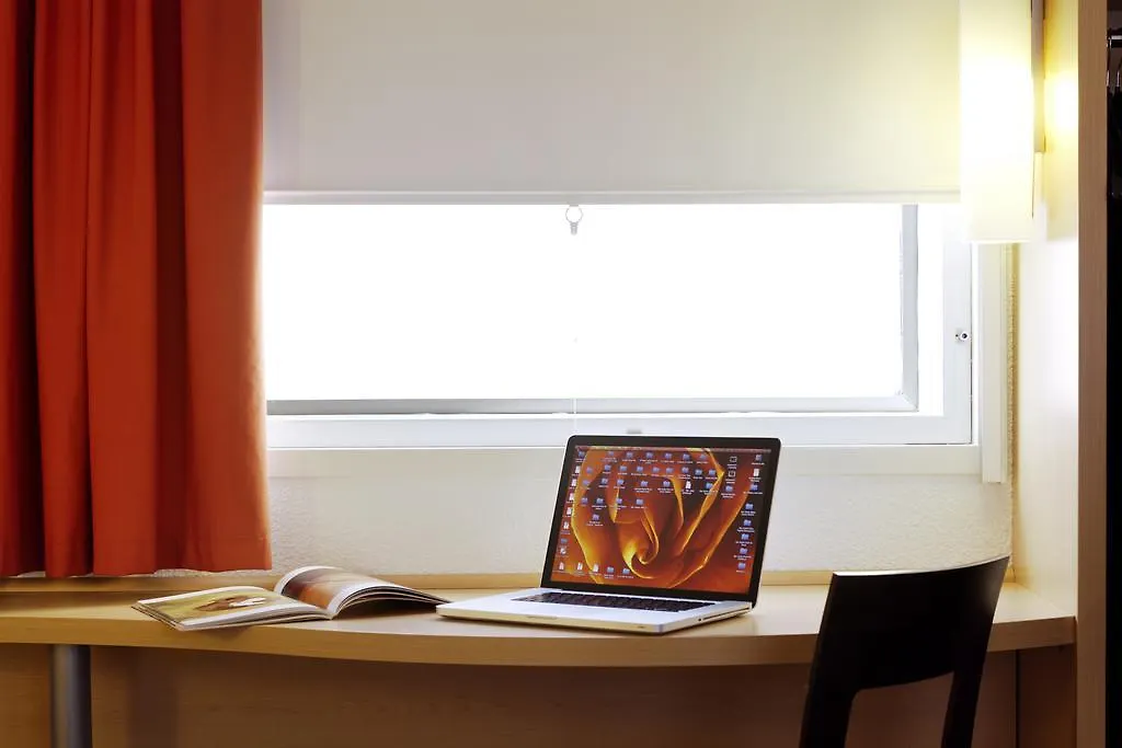 Hotel Ibis Paris La Defense Esplanade 3*