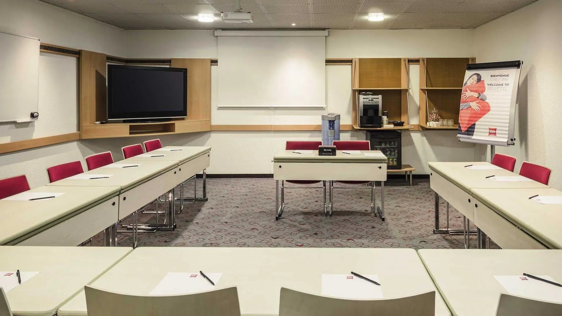 Ibis Paris La Defense Esplanade Отель
